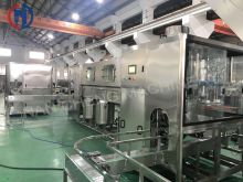 全自动5加仑桶水洗灌装旋盖三合一机（型号：QGF-300)